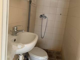 Λουτρο ντουζιερα οαραθυρο