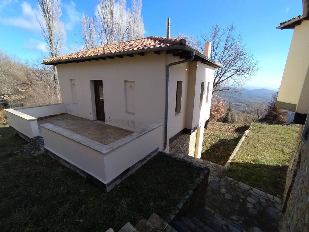 ANYPLACE MESITIKES YPERESIES