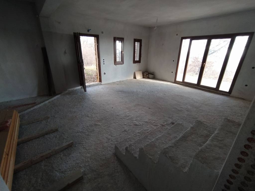 ANYPLACE MESITIKES YPERESIES