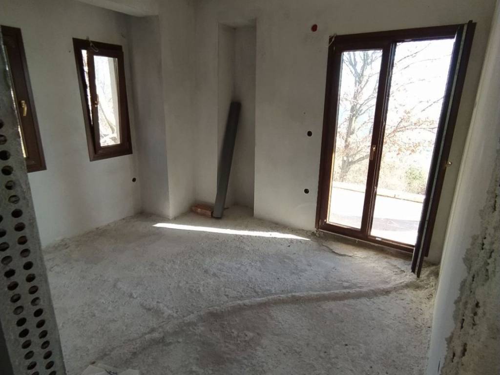 ANYPLACE MESITIKES YPERESIES