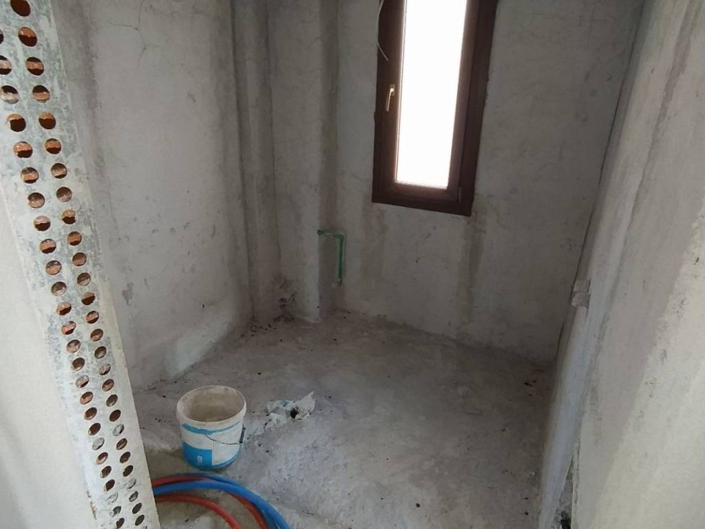 ANYPLACE MESITIKES YPERESIES