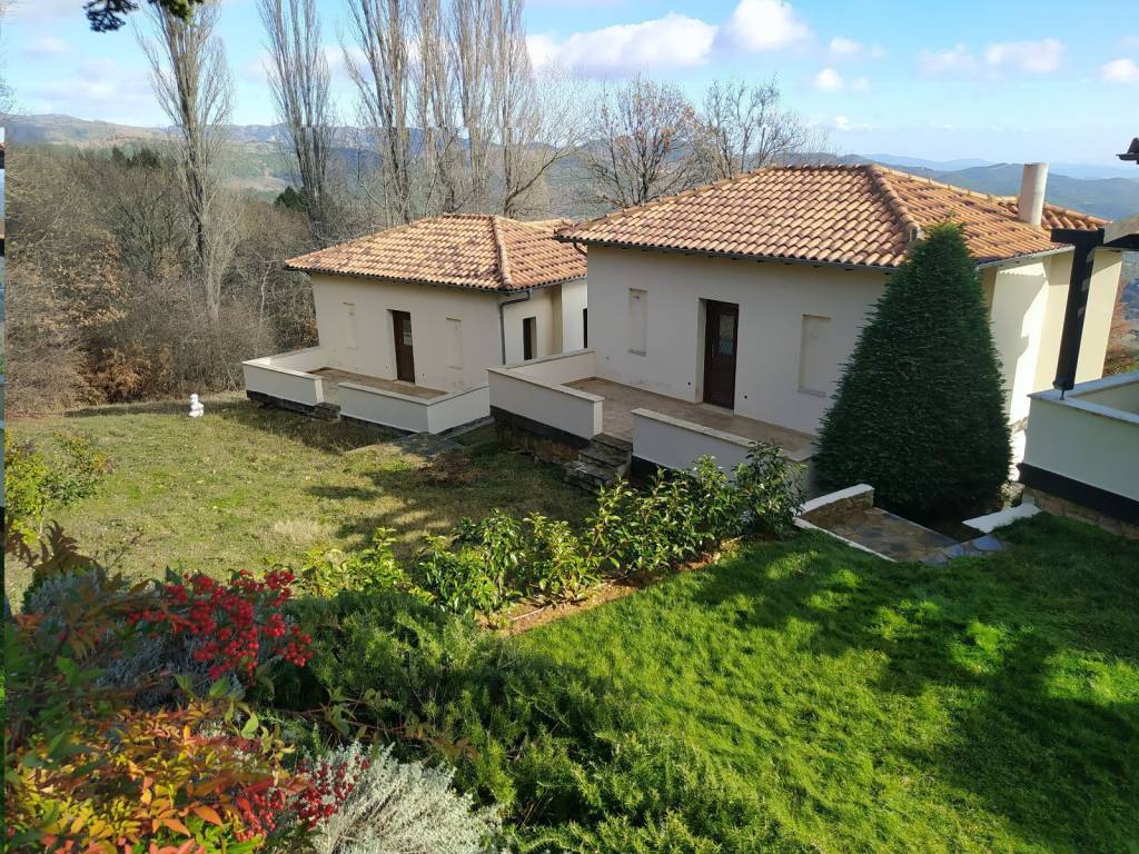 ANYPLACE MESITIKES YPERESIES