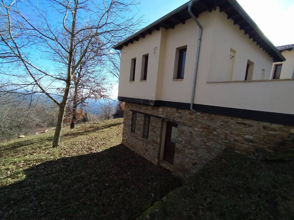 ANYPLACE MESITIKES YPERESIES