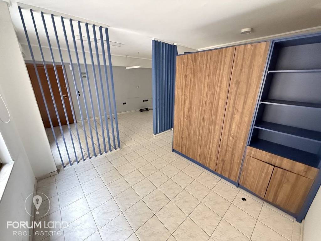 Forumland Real Estate, Esoterike opse