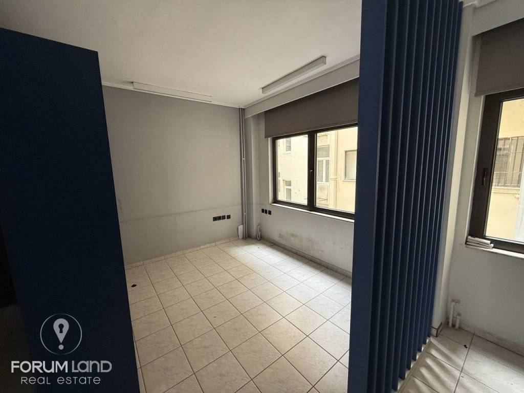 Forumland Real Estate, Esoterike opse