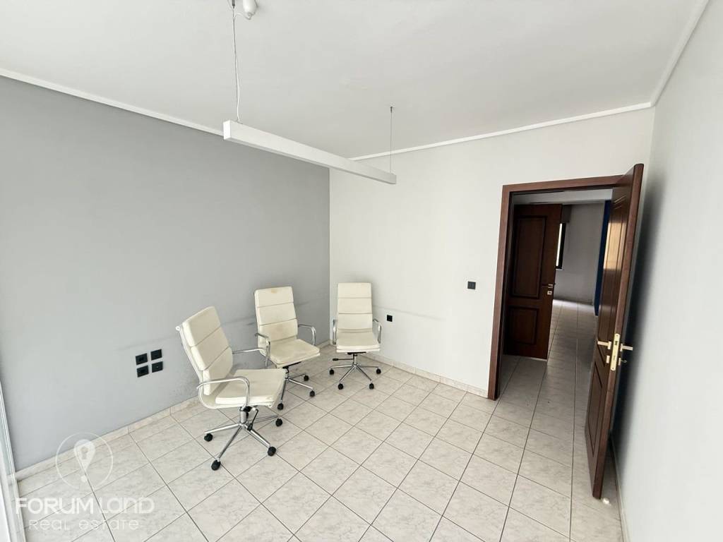 Forumland Real Estate, Esoterike opse