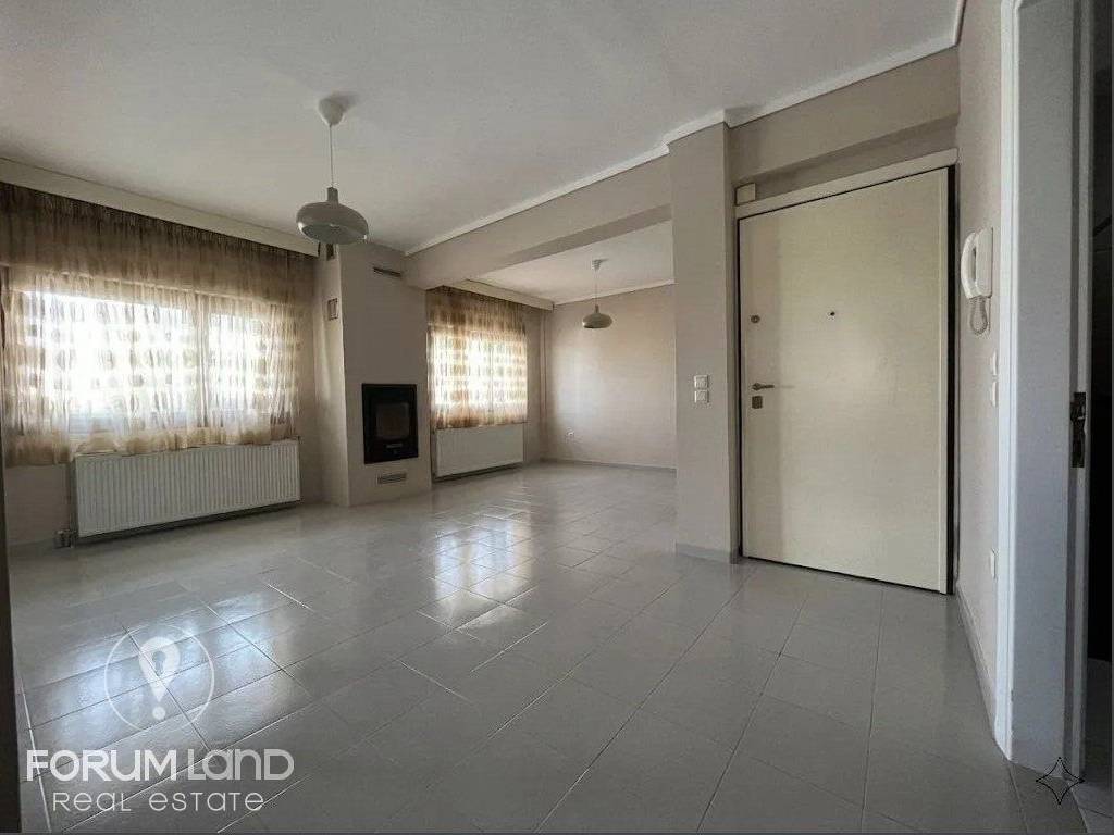 Forumland Real Estate, Σαλόνι με τζάκι