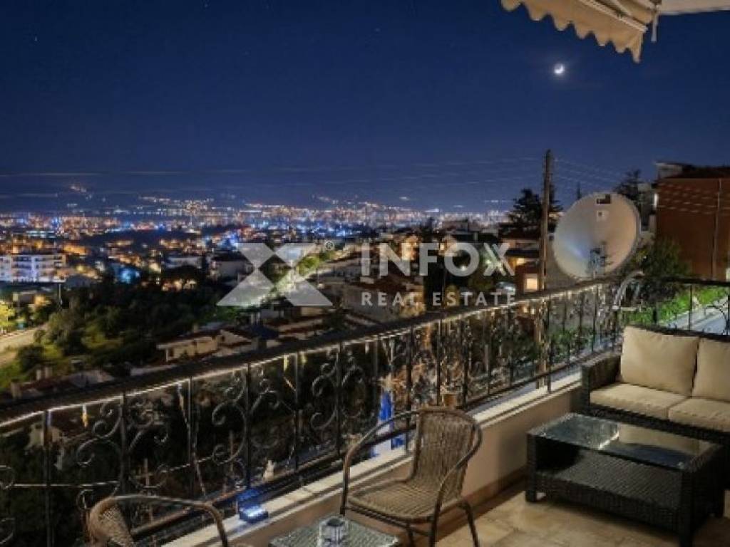 Θέα από μπαλκόνι