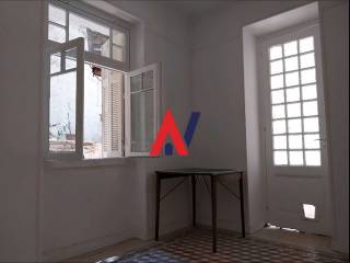 2 : Ιπποκράτους 144, Αθήνα.jpg