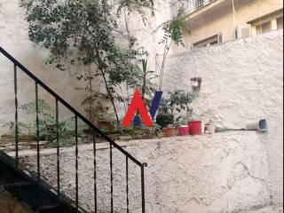 4 : Ιπποκράτους 144, Αθήνα.jpg