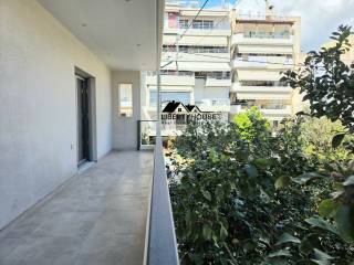 Mpalkoni koyzinas me poly prasino