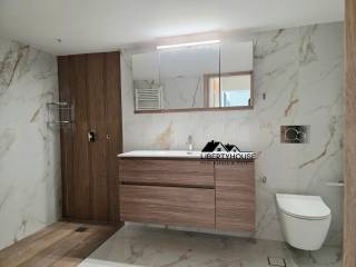 Polyteles mpanio tha topothetethei ntoyziera