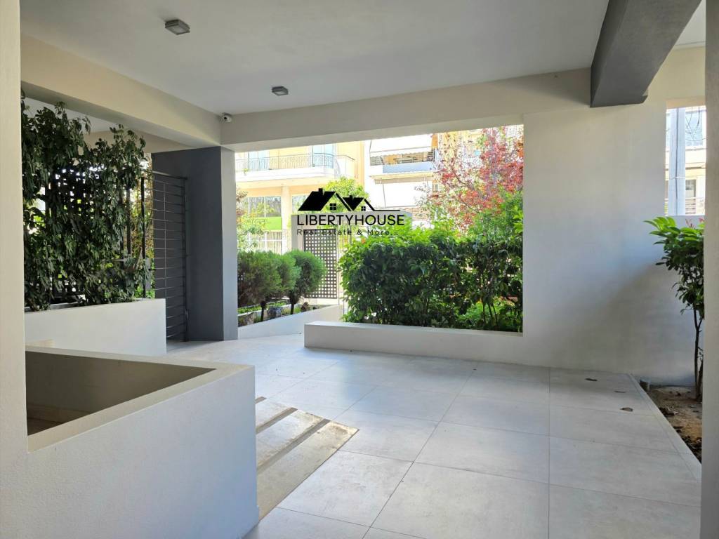 Eisodos ktirioy me pantoy prasino