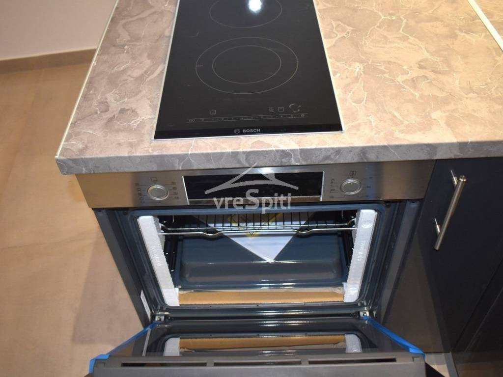 ΚΟΥΖΙΝΑ ΜΕ ΕΣΤΙΕΣ