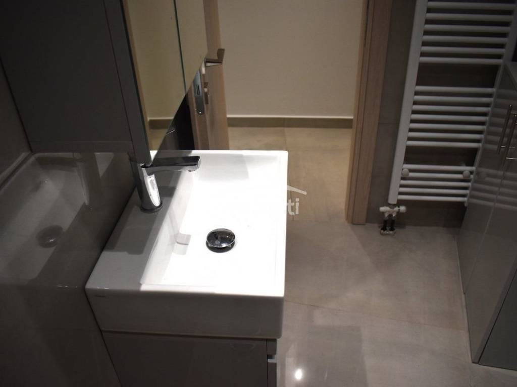 ΑΠΟΨΗ ΛΟΥΤΡΟΥ