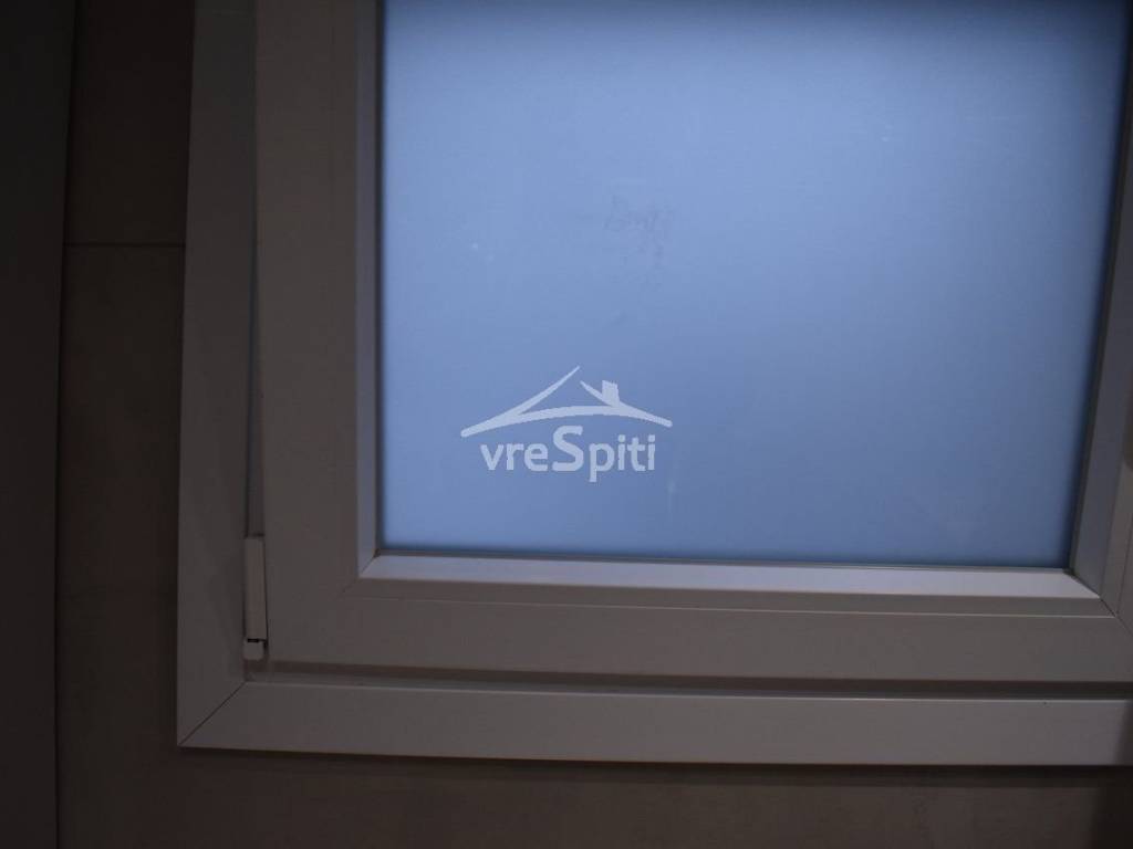 ΠΑΡΑΘΥΡΟ ΛΟΥΤΡΟΥ