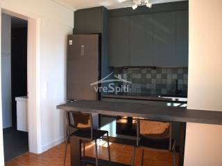 ΑΠΟΨΗ ΕΞΟΠΛΙΣΜΕΝΗΣ ΚΟΥΖΙΝΑΣ