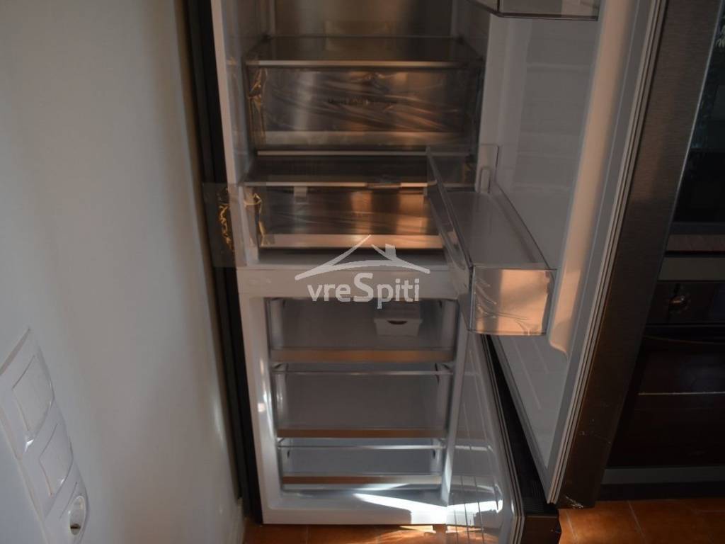 ΑΠΟΨΗ ΕΞΟΠΛΙΣΜΕΝΗΣ ΚΟΥΖΙΝΑΣ