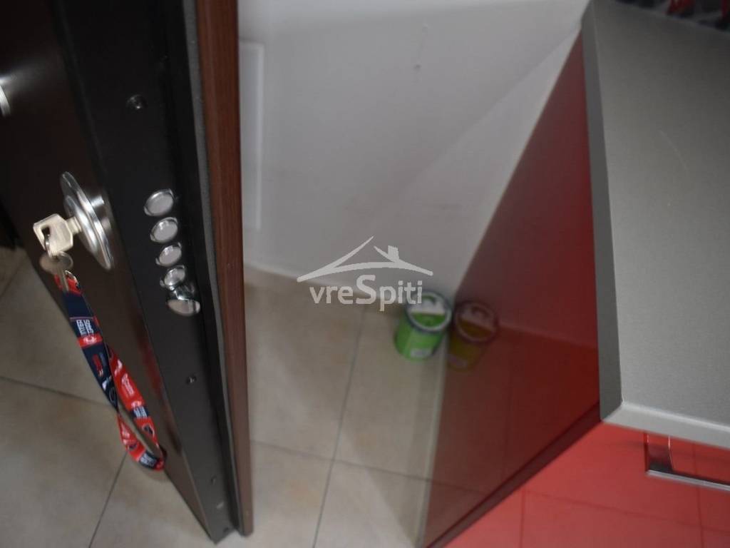 ΘΩΡΑΚΙΣΜΕΝΗ ΠΟΡΤΑ