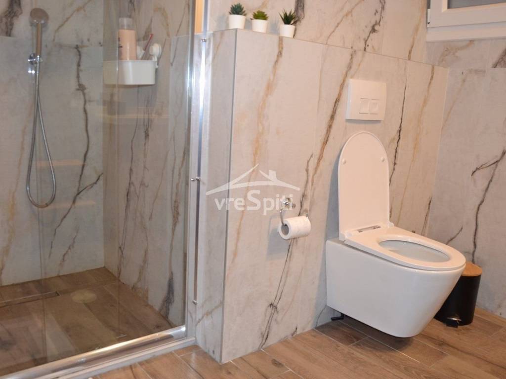 ΑΠΟΨΗ ΜΠΑΝΙΟΥ