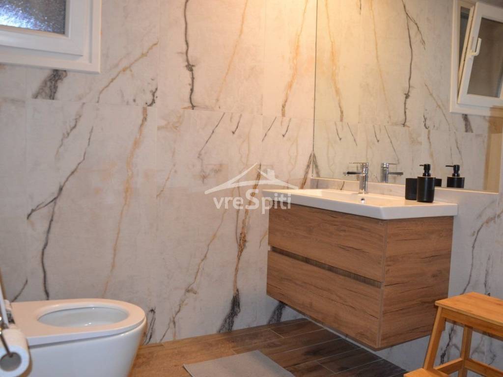 ΑΠΟΨΗ ΜΠΑΝΙΟΥ