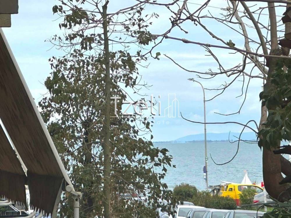 Θέα απο μπαλκόνι