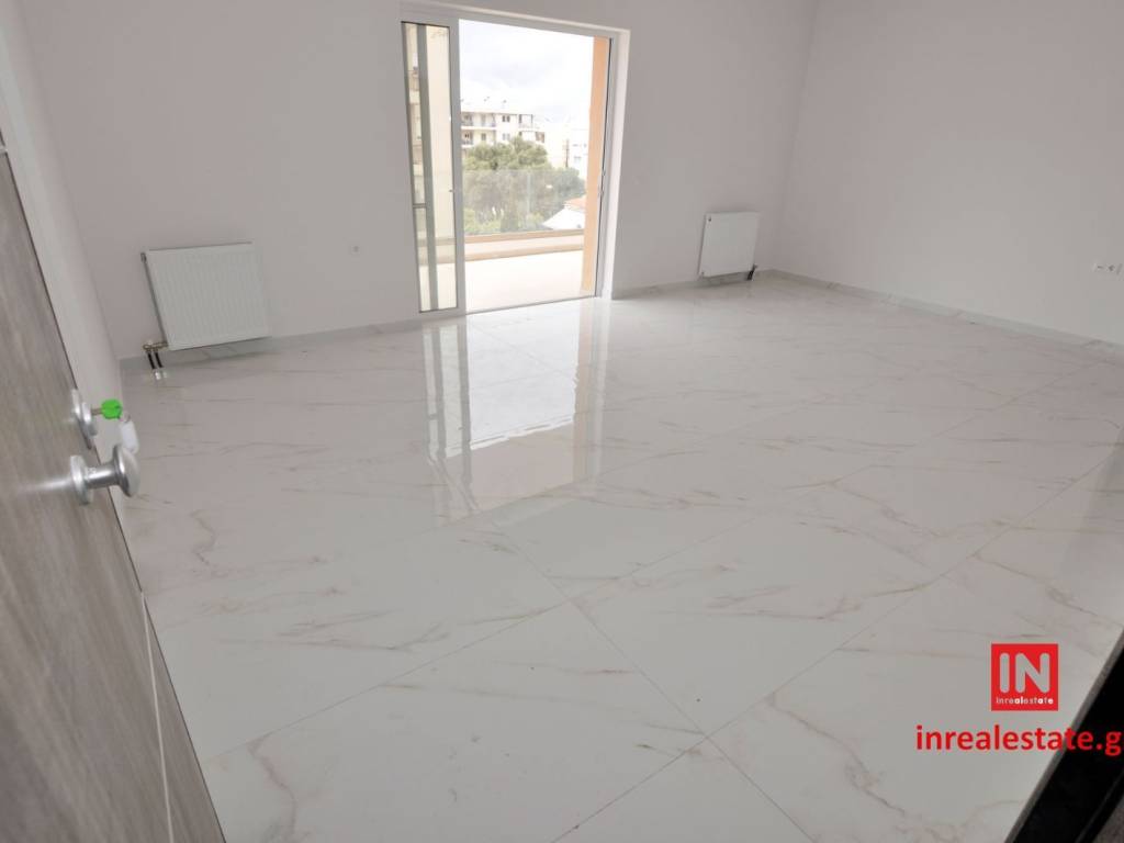 ΜΕΓΑΛΟ ΣΑΛΟΝΙ ΜΕ ΘΕΑ