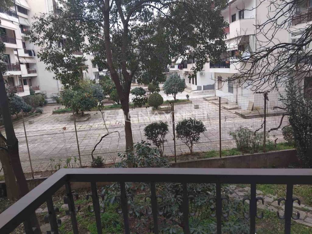 Θέα από μπαλκόνι