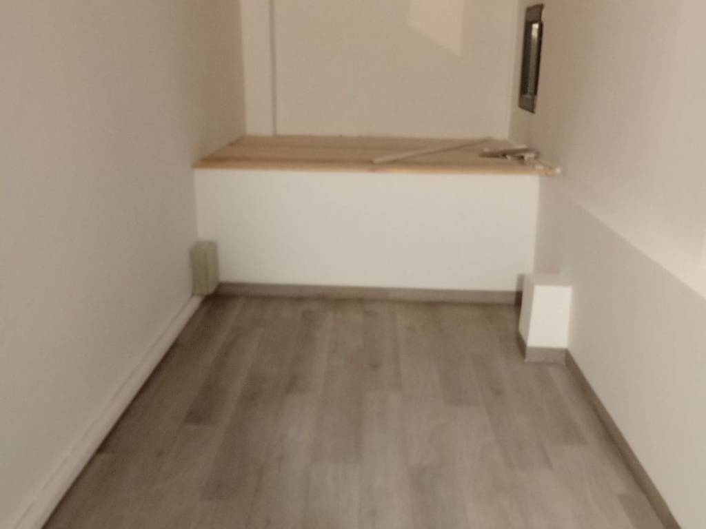 Δωμάτιο-σοφίτα με κρεβάτι