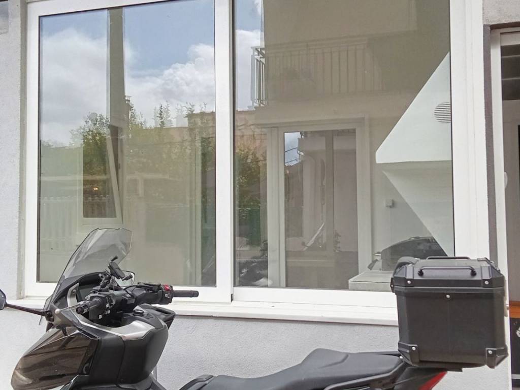 Παράθυρο χώρου μπάρμπεκιου φ.3