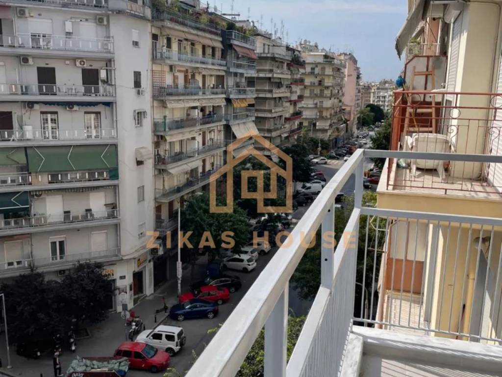 Θέα από μπαλκόνι