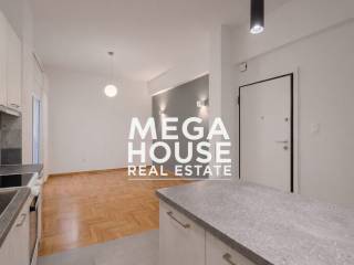 Open living room/kitchen