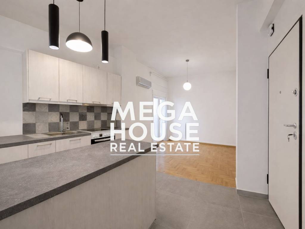 Open living room/kitchen