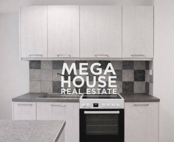 Open living room/kitchen