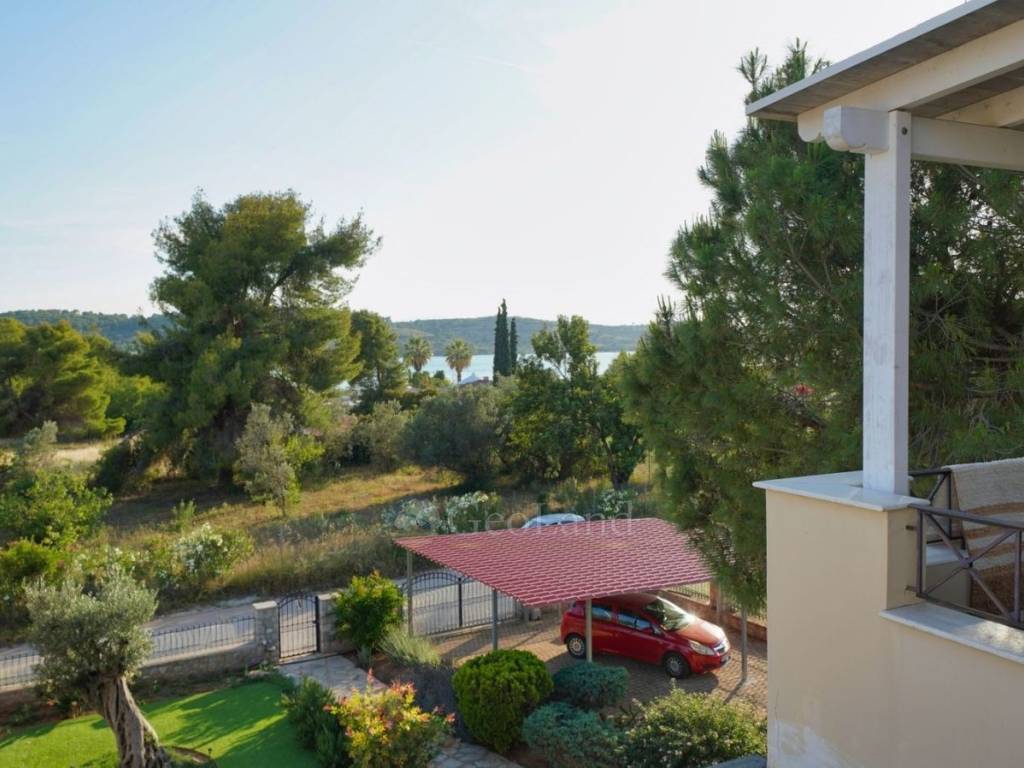 Θέα από μπαλκόνι