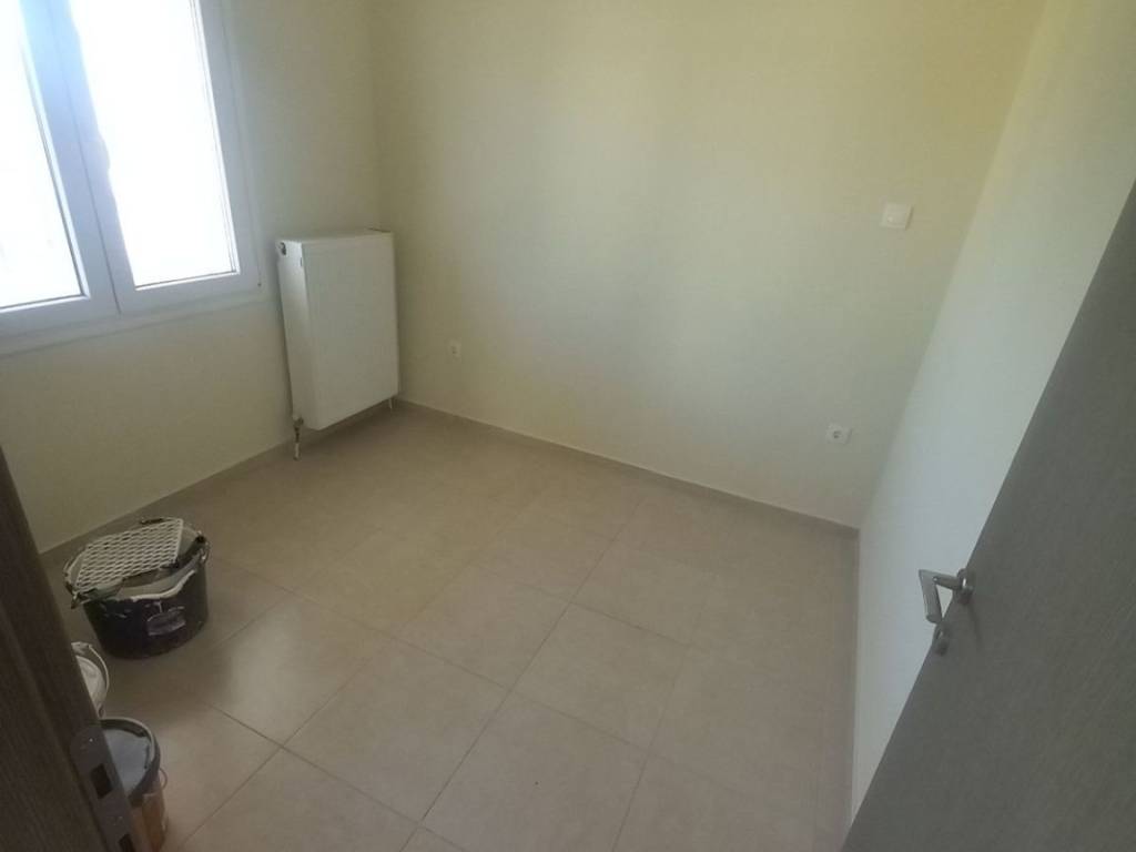 DOMATIO 1 ( 2,5 ch 2,7 diastaseis aytoy toy domatioy )