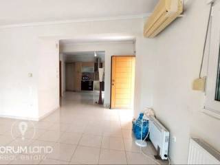 Forumland Real Estate, Σαλόνι