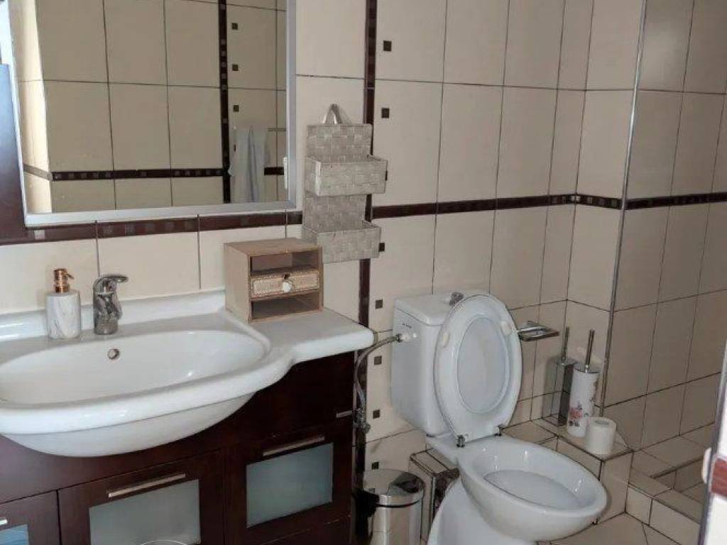 Forumland Real Estate, Μπάνιο με ντουζιέρα