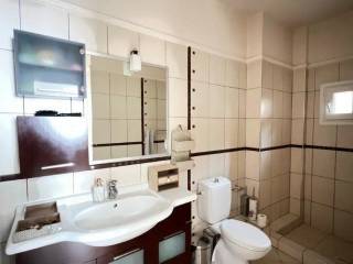 Forumland Real Estate, Μπάνιο