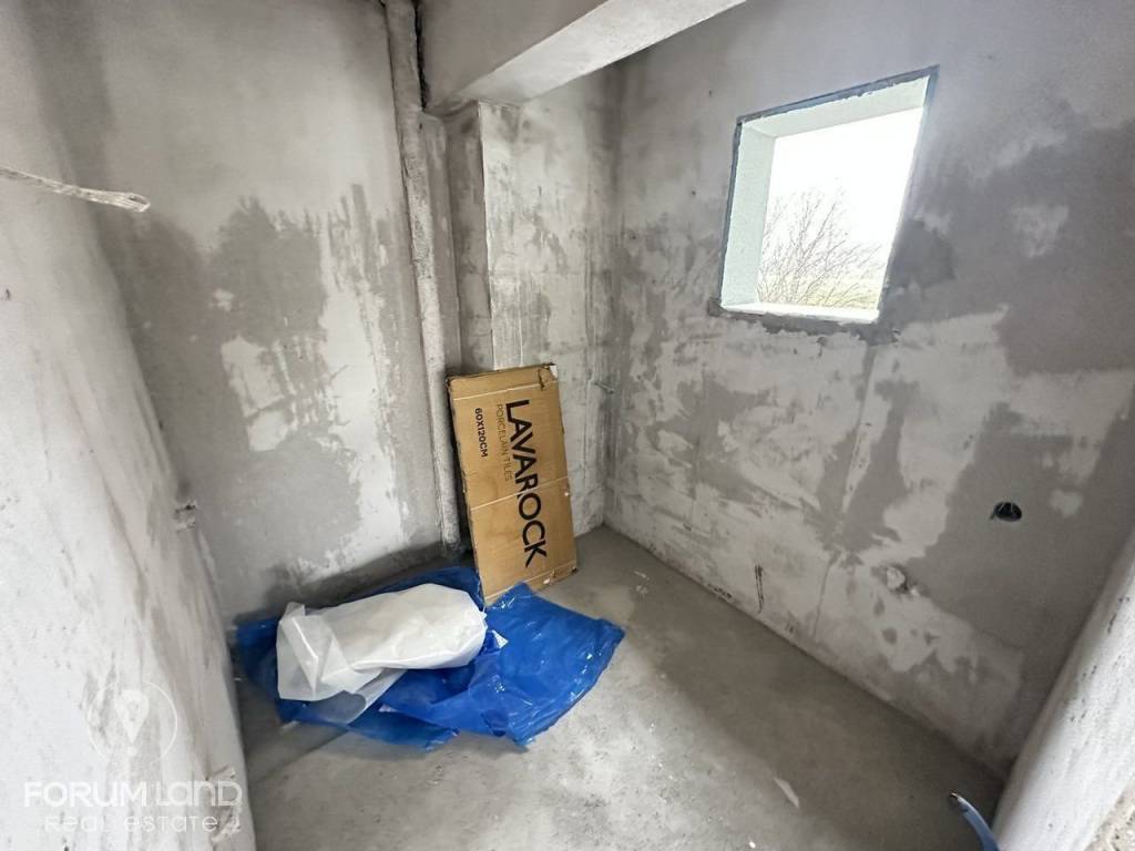 Forumland Real Estate, Μπάνιο