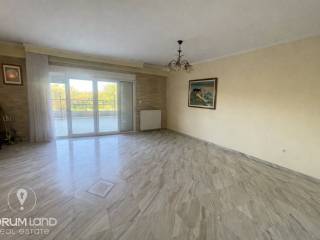 Forumland Real Estate, Σαλόνι με τζάκι