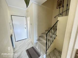 Forumland Real Estate, Είσοδος