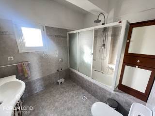 Forumland Real Estate, Μπάνιο με μπανιέρα