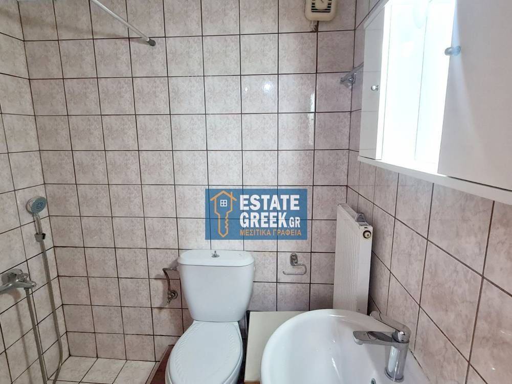 Ενοικιάζεται Studio 30τ.μ. με πρόσοψη 3μ.