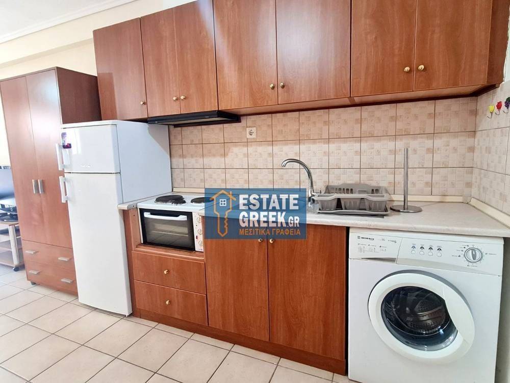 Ενοικιάζεται Studio 30τ.μ. με πρόσοψη 3μ.