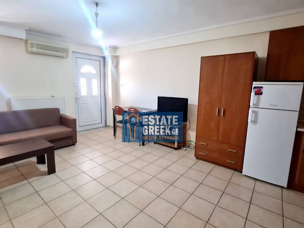 Ενοικιάζεται Studio 30τ.μ. με πρόσοψη 3μ.