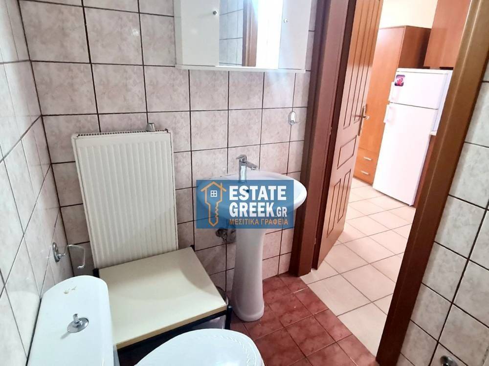 Ενοικιάζεται Studio 30τ.μ. με πρόσοψη 3μ.