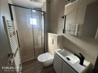 Forumland Real Estate, Μπάνιο