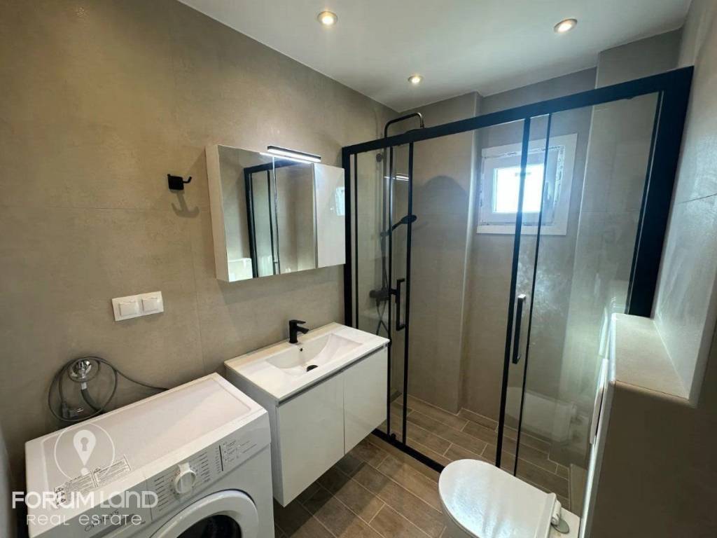 Forumland Real Estate, Μπάνιο