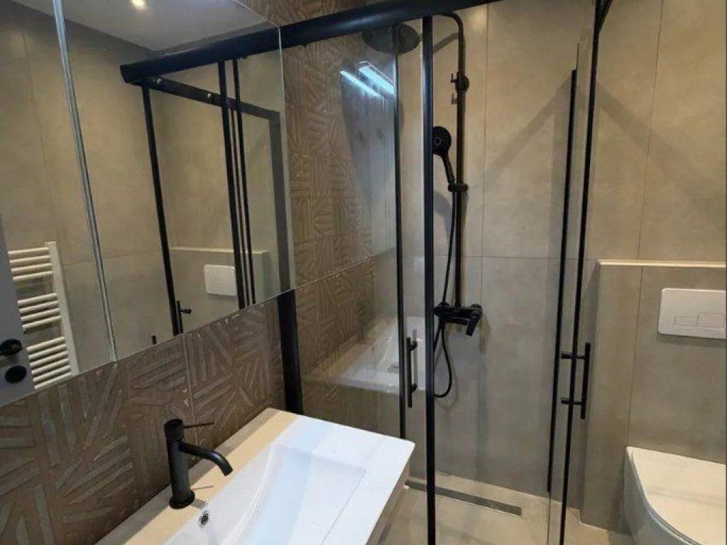 Forumland Real Estate, Μπάνιο